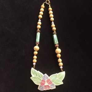 Mother of pearl necklace by lee sands -vintage-